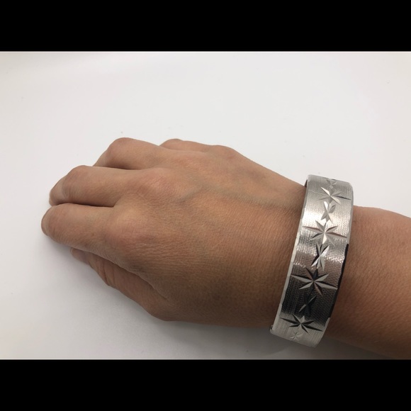 Vintage Starburst Bangle Bracelet - Picture 5 of 6